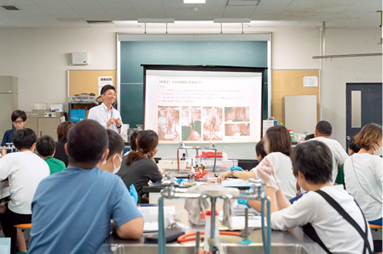 『私立中高進学通信』2025年11月号に本校記事が掲載されました。