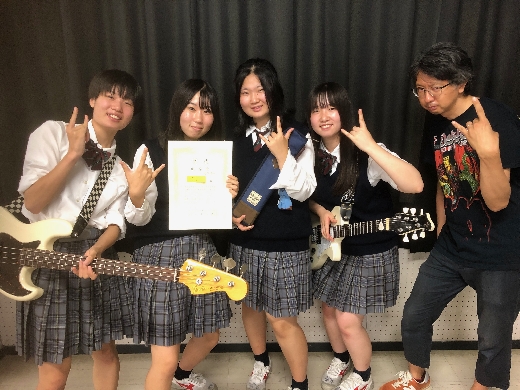 高校軽音楽部　活動報告