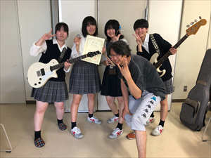 高校軽音楽部　活動報告